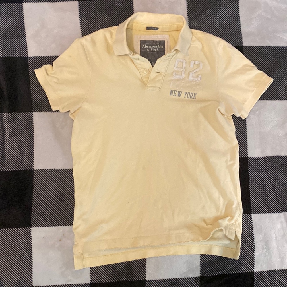 Mens yellow muscle polo✨ great condition, smoke free home!